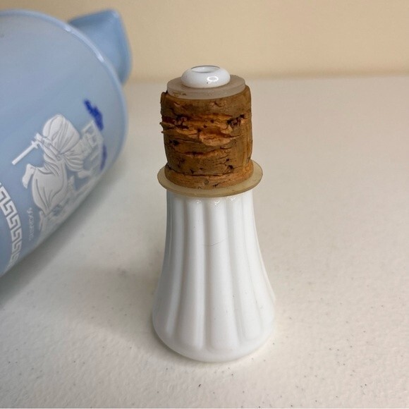 Vintage 1961 Jim Beam Grecian Style Blue Milk Glass Decanter Cork Lid Plato - Picture 7 of 13